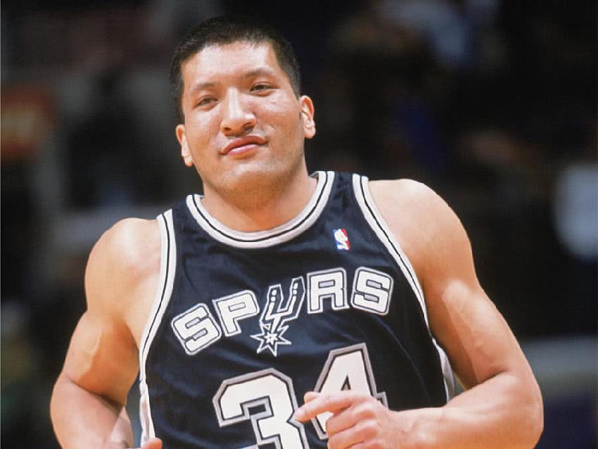NBA的待遇真心不错，球员45岁可以领退休金，巴特尔也有份