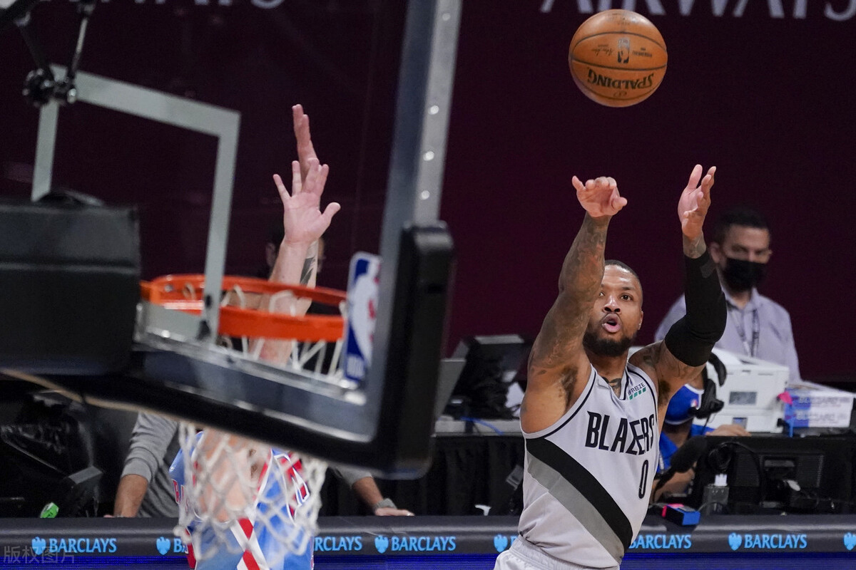 今日NBA:威少准三双奇才大胜,库里入围MVP榜单,利拉德称赞格林
