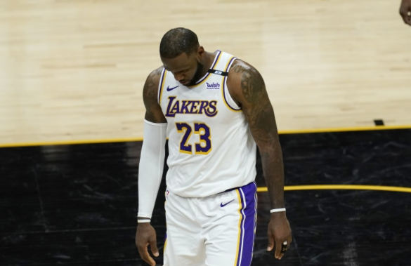 快船官宣：小卡无限期缺席季后赛！詹姆斯怒撕NBA：都不听我的