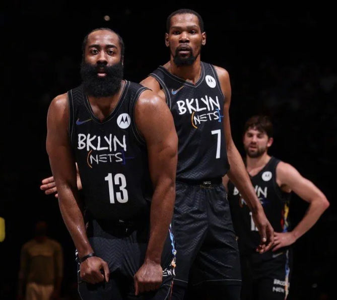 快船官宣：小卡无限期缺席季后赛！詹姆斯怒撕NBA：都不听我的