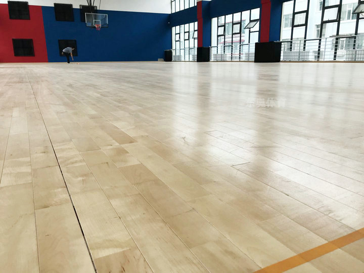 东奥体育｜如何一眼判断运动木地板质量好坏？