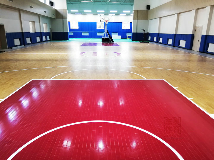 东奥体育|广东室内篮球场地地面材料如何选择