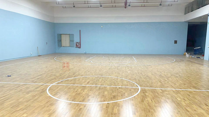 合肥篮球馆体育木地板安装翻新 运动木地板直销